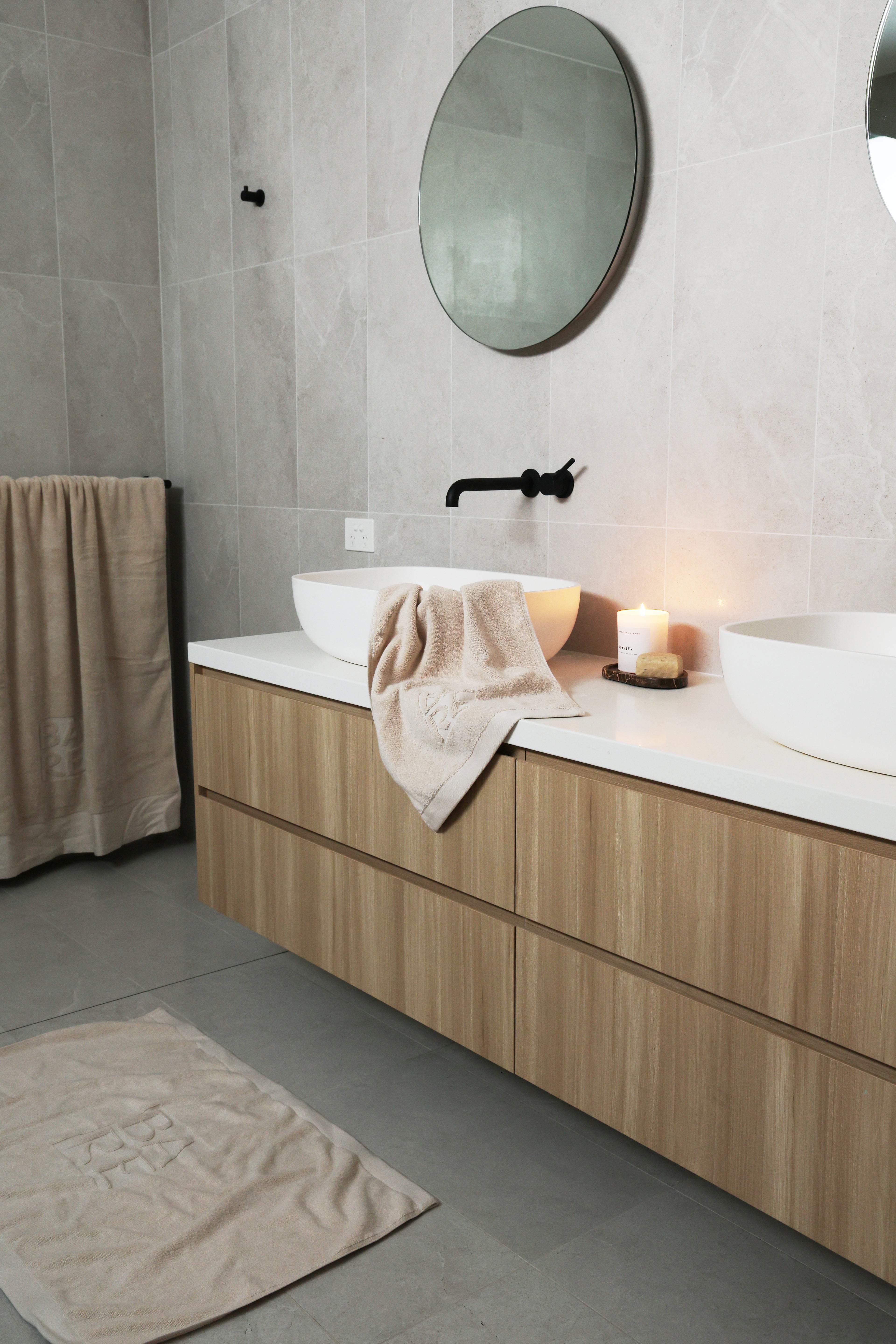 The BARE Hug Bath Mat